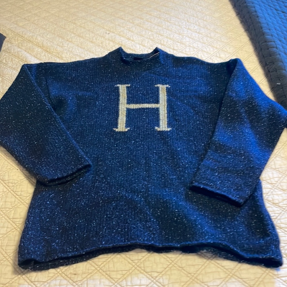 Universal Studios Wizarding World of Harry Potter H For Harry Sweater Large New